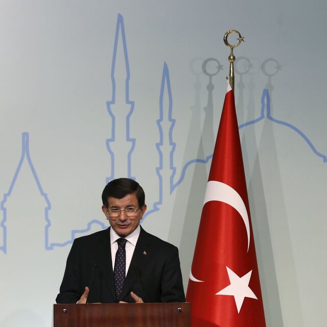 Давутоглу: „Ислямска държава” и ПКК може да са виновни за атентата в Анкара
