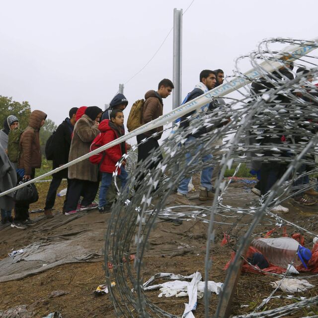 Унгария затваря границата с Хърватия в полунощ