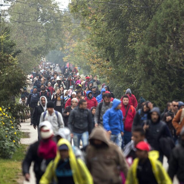 Хърватия ще пренасочва мигранти към Словения след затварянето на унгарската граница 