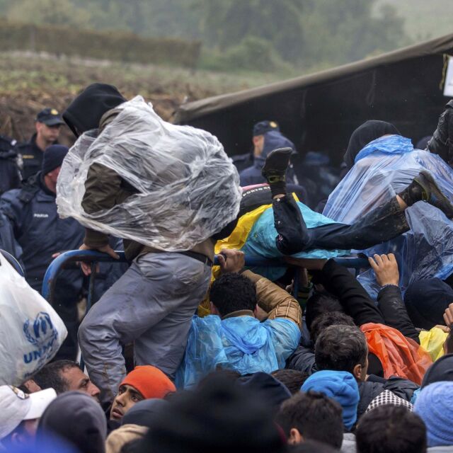 Словения е готова да изпрати войска по границата си заради мигрантите