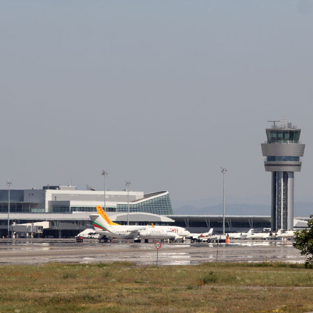 Летище София към пътуващите: Следете дали полетът ви е към страна в Шенген или не