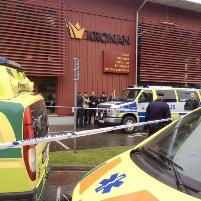 Мъж с меч уби двама и рани четирима в шведско училище (ВИДЕО)
