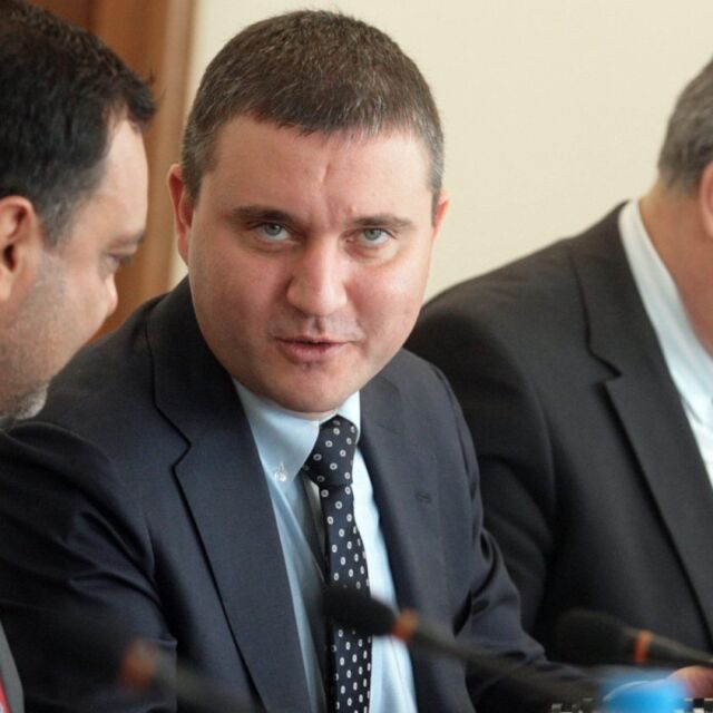 Горанов за бюджета: Има пари за изтребители и фрегати