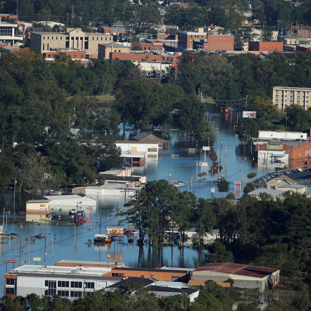 Обявиха извънредно положение в Северна Каролина заради урагана Матю