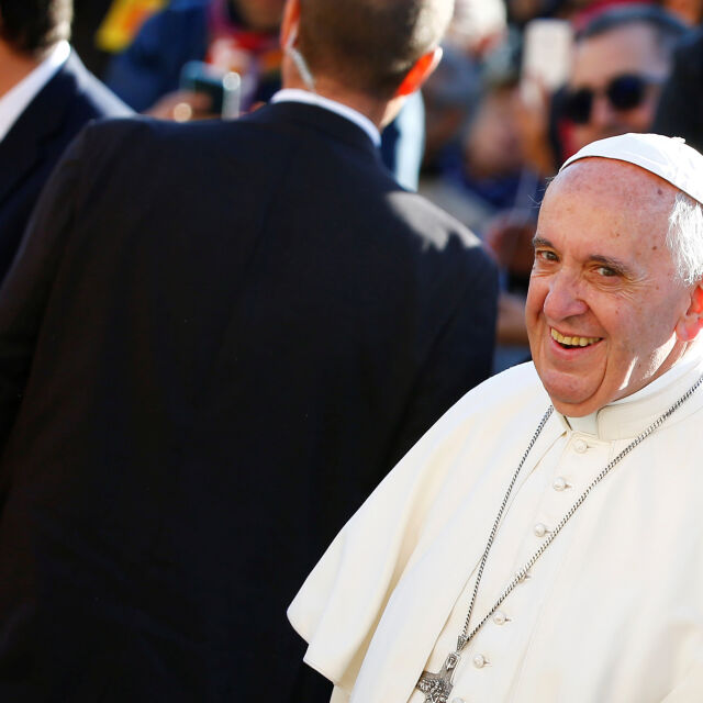 Президентът на Венецуела изненадващо посети папата