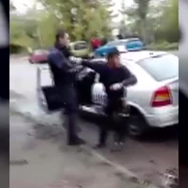 Младежи се сбиха с полицаи във Видин (ВИДЕО)