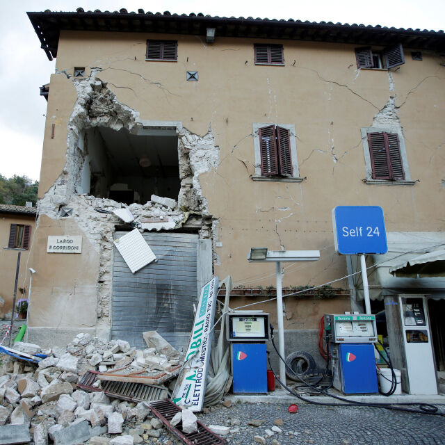 Десетки са получили лекарска помощ след труса в Италия