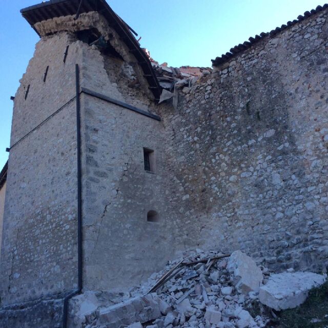 Земетресението в Италия: Преди и след (СНИМКИ и ВИДЕО)