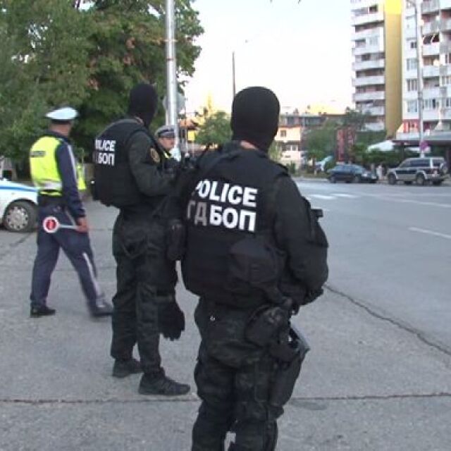 В акция срещу престъпна група: Жандармерия блокира Враца