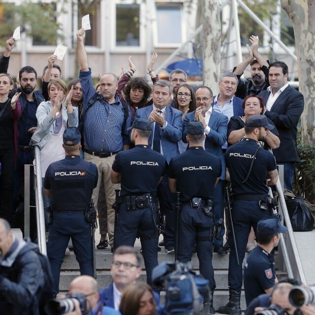 Испанското правителство иска избори в Каталуния, за да сложи край на кризата 