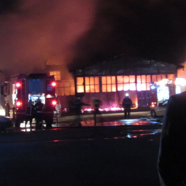  Голям пожар унищожи складове в Русе