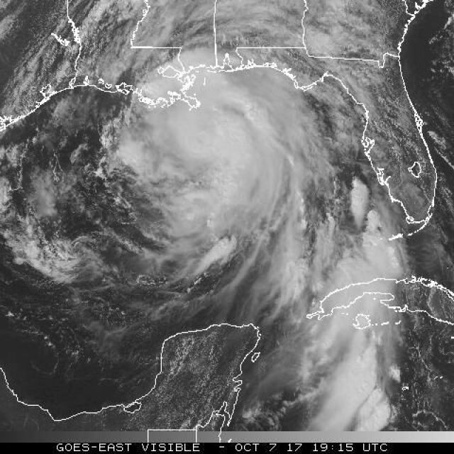 Ураганът „Нейт” достигна крайбрежието на САЩ