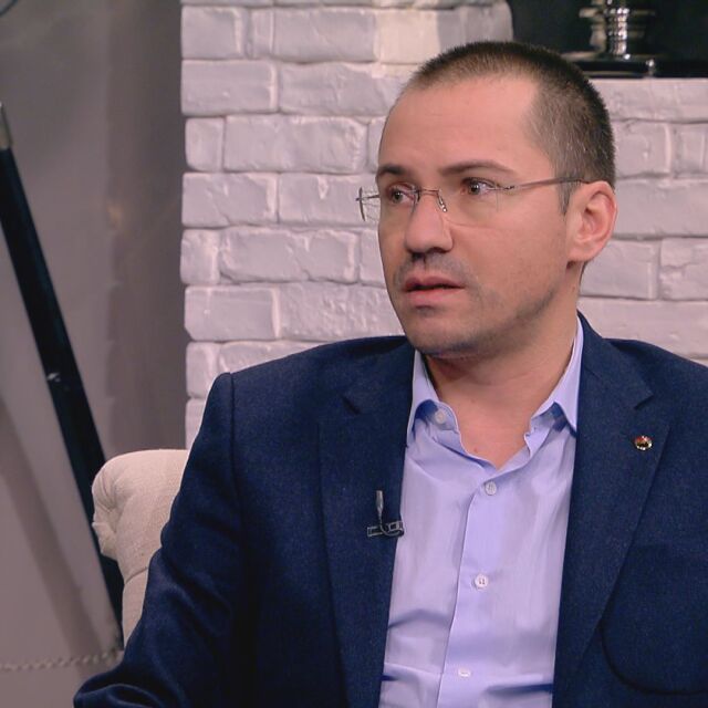 Ангел Джамбазки за ултиматума на Валери Симеонов: Не е много умно да се обявява война на медиите