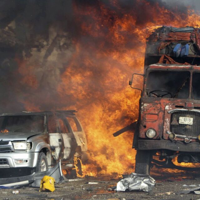 Камион бомба уби най-малко 50 души в сомалийската столица