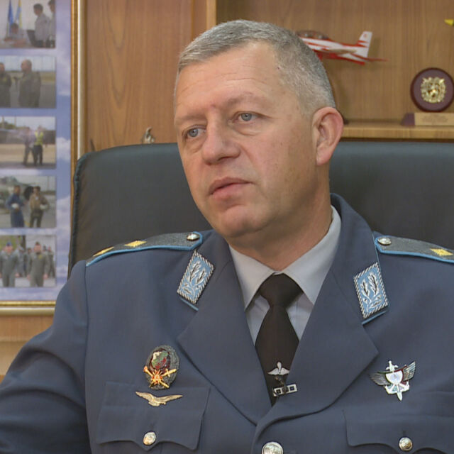 Командирът на ВВС ген. Цанко Стойков: Трудно ще ни приземят