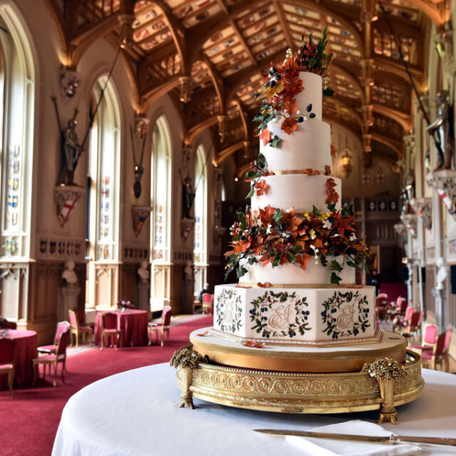 Зашеметяващите сватбени торти от кралския двор в Англия (ГАЛЕРИЯ)