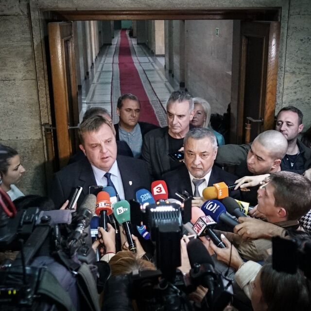 След Коалиционния съвет: Каракачанов против оставката на Валери Симеонов (ОБНОВЕНА)