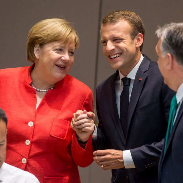 Макрон приветства „изключително достойното решение” на Меркел