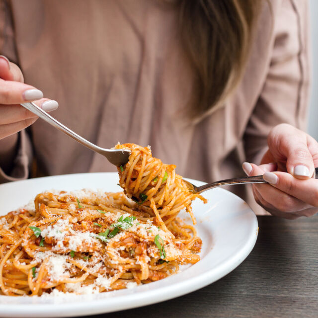 Яденето на паста 3 пъти седмично не води до увеличаване на теглото, а дори може да отслабнете