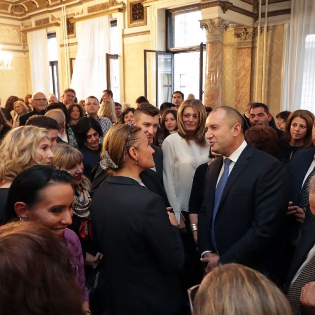 Президентът Румен Радев се срещна с българи във Виена 