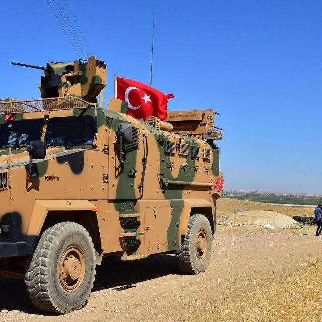 Кюрдите са готови да спрат танковете на Ердоган с телата си