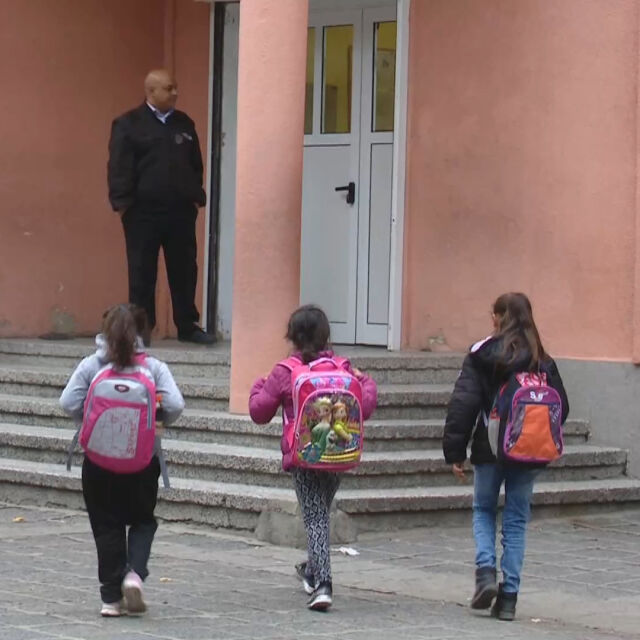 След провокациите: Връщат ли се на училище децата в Сливен?