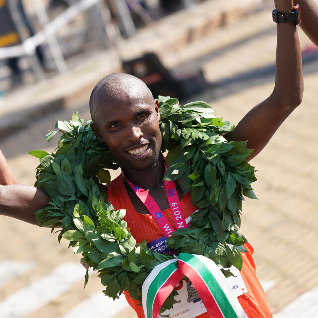 Кениец и етиопка спечелиха Софийския маратон (СНИМКИ)