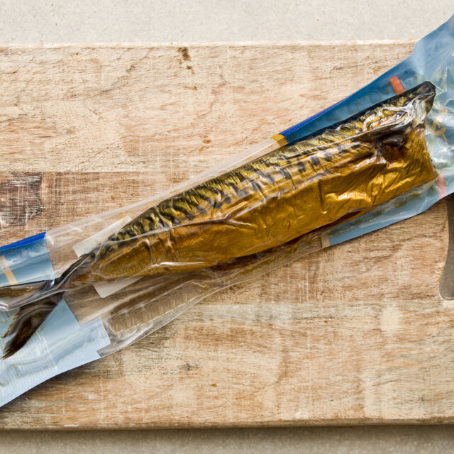 БАБХ изтегли от пазара над 250 кг заразена с листерия пушена риба