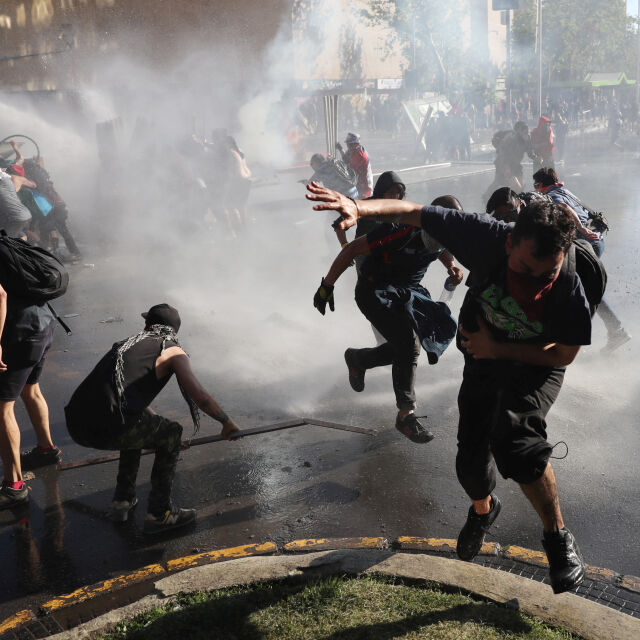 Трети пореден ден на размирици в Чили