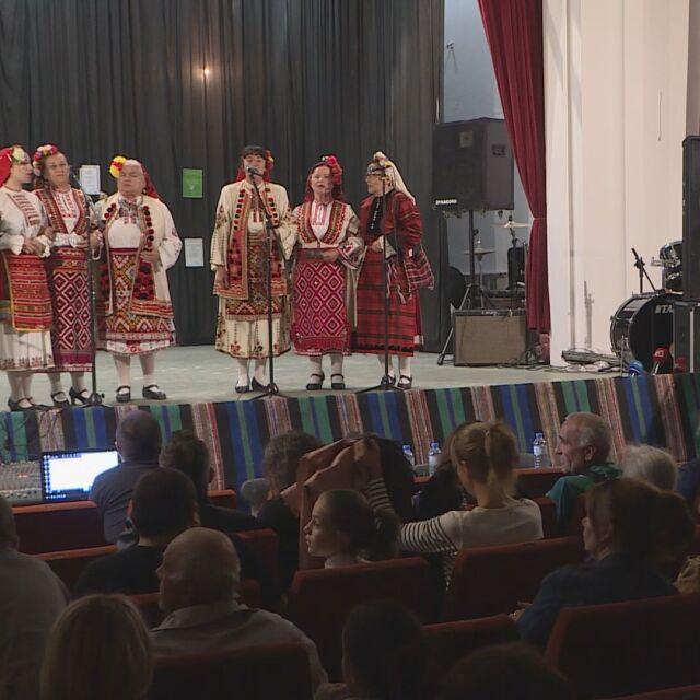 ВМРО закри предизборната си кампания с фолклорен концерт в кв. "Враждебна"