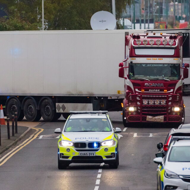 Британският шофьор на камиона ковчег се призна за виновен по две обвинения