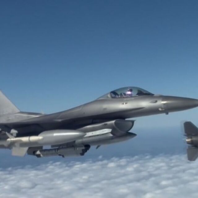 Задочен сблъсък между президента и бившите управляващи за изтребителите F-16