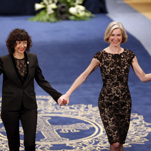 Две жени получиха Нобеловата награда за химия за създаването на генетичната ножица