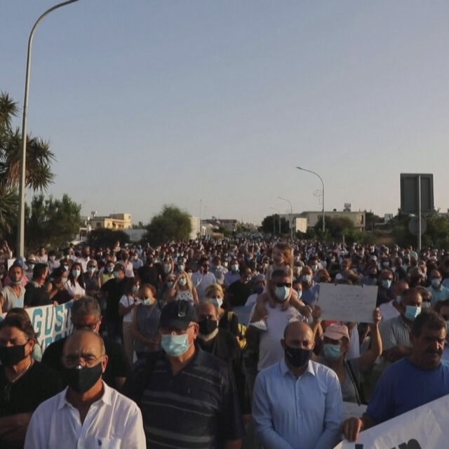 Кипърски гърци протестираха срещу отварянето на крайбрежието на Вароша