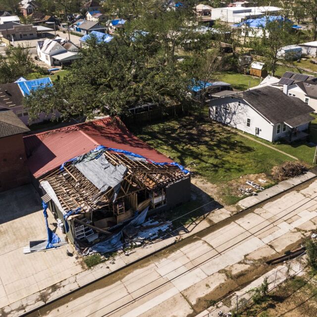 Трима души станаха жертви на урагана "Делта" в САЩ