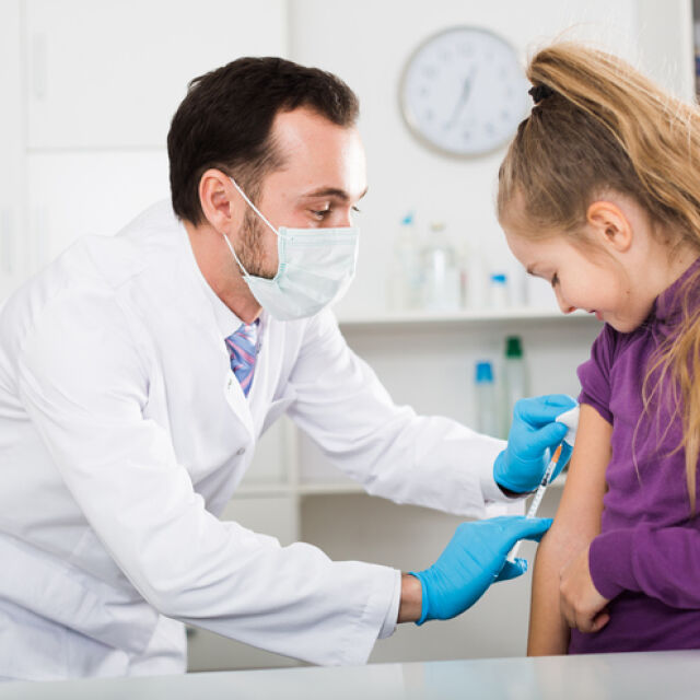 Израел ваксинира 600 деца срещу COVID-19 и не отчете сериозни странични ефекти