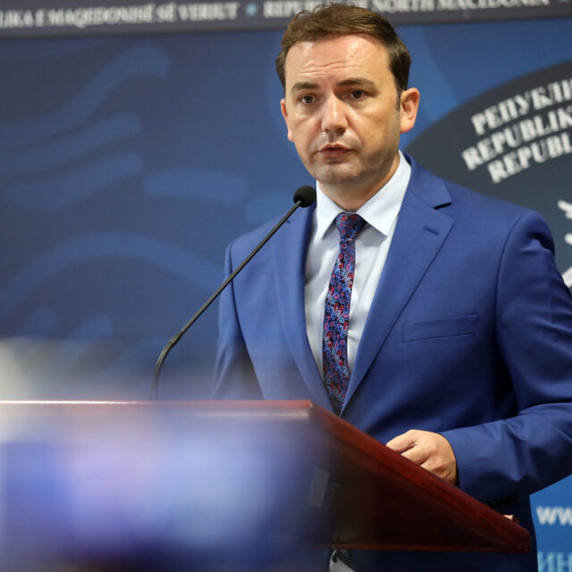 В Европейския парламент: Външният министър на РСМ с послание към България