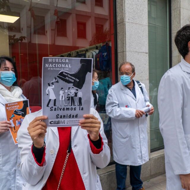 Лекарите в Испания с национална стачка в разгара на пандемията
