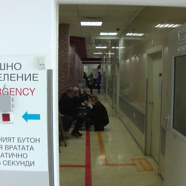 Проблем с буферните центрове в Бургас: Вместо в тях - пациенти чакат в линейки