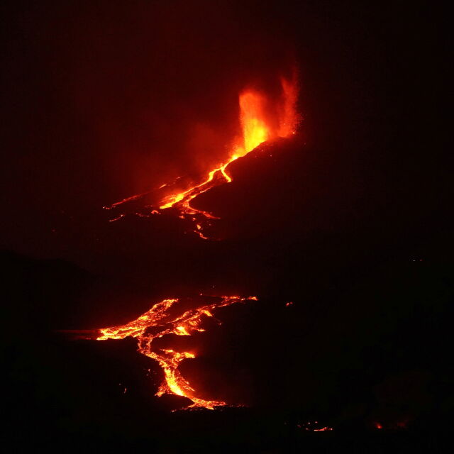 Ново мощно изригване на вулкана на остров Ла Палма (ВИДЕО)