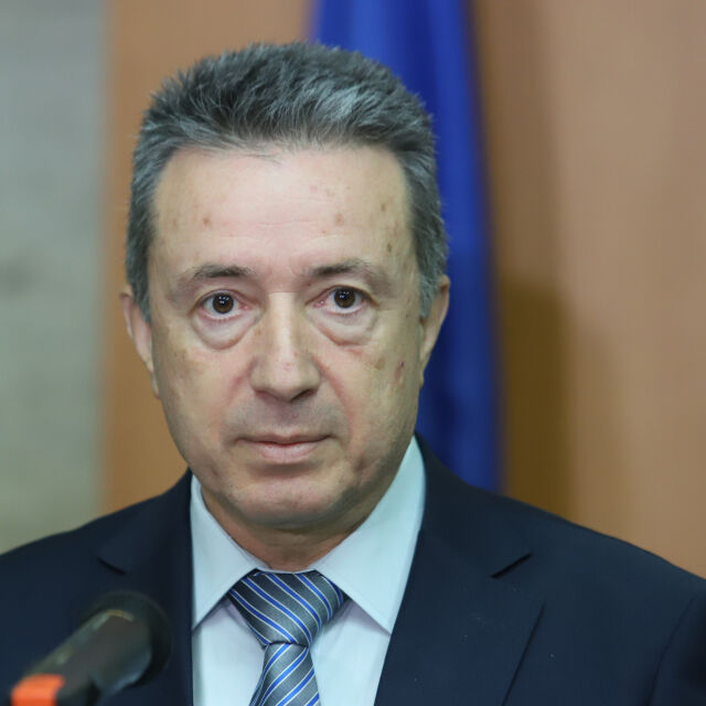 Янаки Стоилов сезира ВСС за гражданството на председателя на СГС