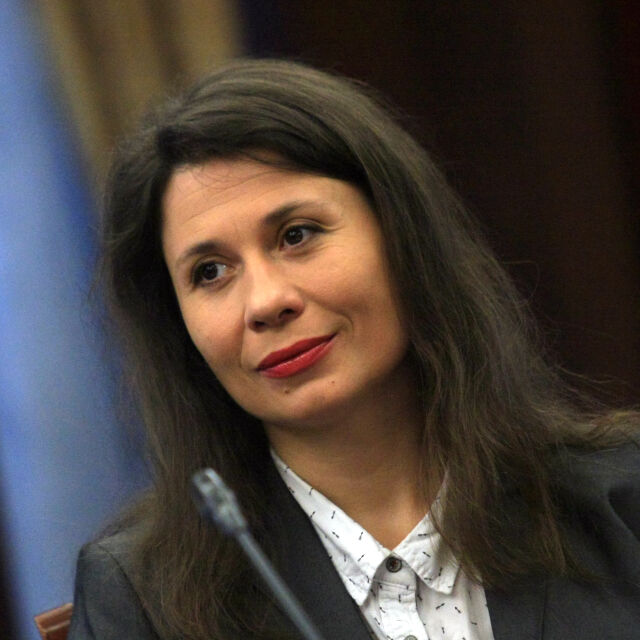 Елисавета Белобрадова води листата на ДБ в района на Хазарта, Борисов и Нинова