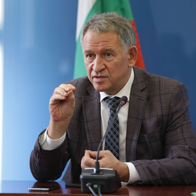 Кацаров: Слава Богу, не се наложи български COVID пациенти да се лекуват в чужбина