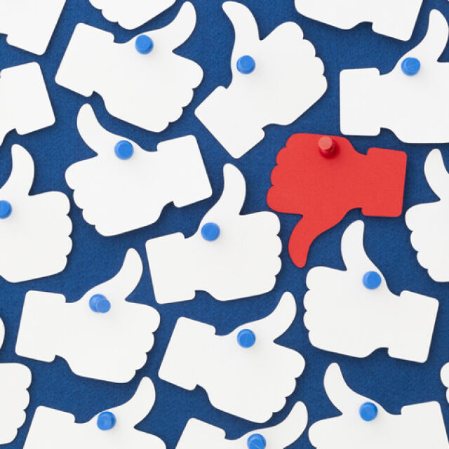 „Фейсбук“ документите: Дезинформация, подстрекаване към насилие и трафик на хора