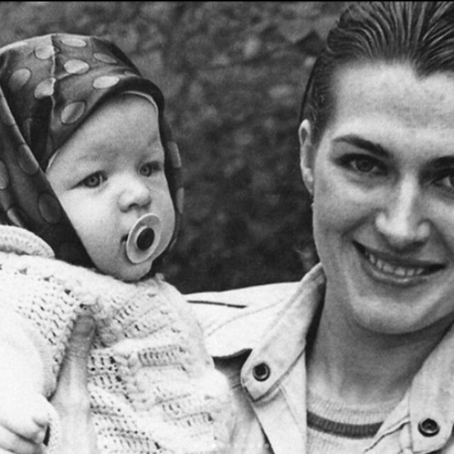 Три поколения красавици – вижте любопитната история на майката на Мила Йовович