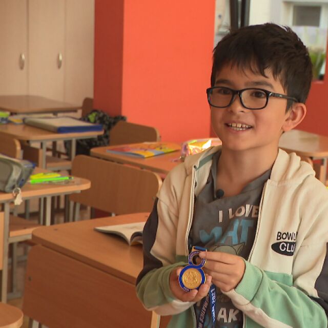 10-годишно дете-чудо: Адриан Нгуен вече има над 50 медала по математика