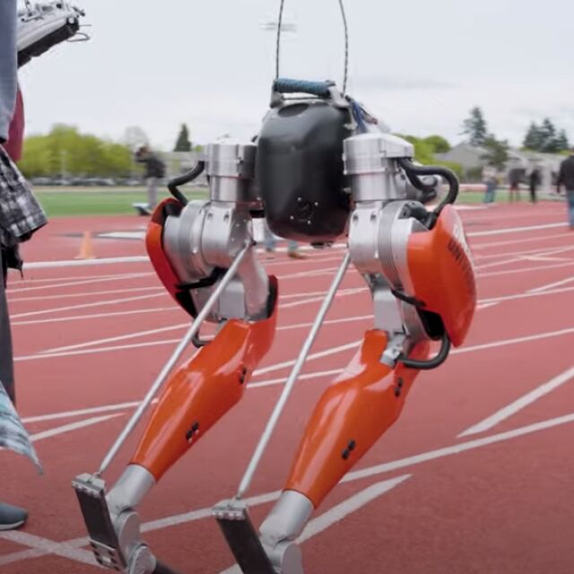 Робот счупи световен рекорд на Гинес за спринт на 100 метра