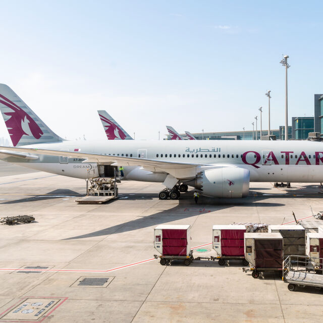 Qatar Airways съкращава полети, за да освободи място на летището за футболни фенове