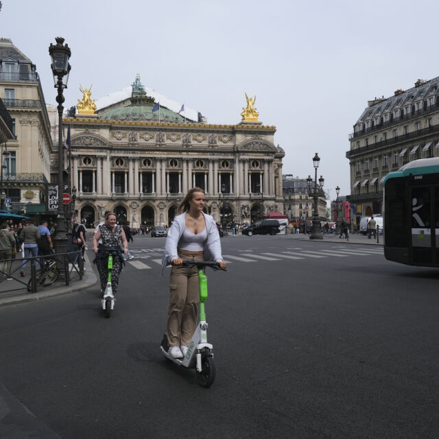  Референдум във Франция: Парижани вземат решение да се забранят ли електрическите тротинетки 