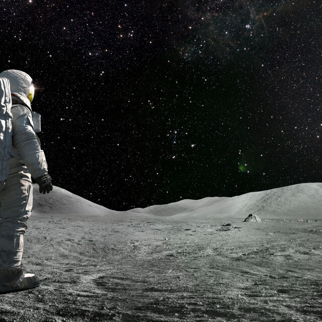 НАСА планира да построи къща на Луната